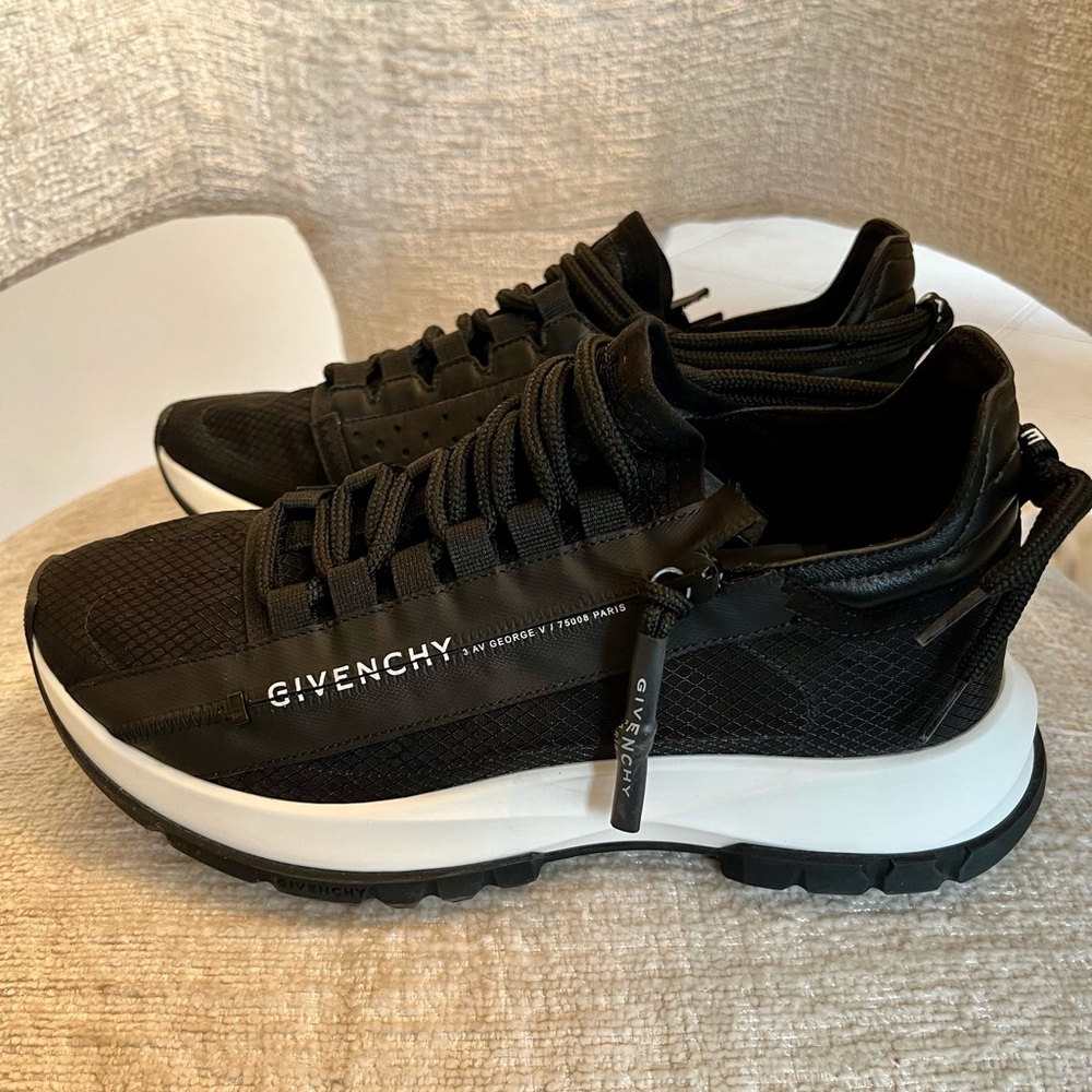 Womens Givenchy Spectra sneakers size 6